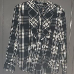Ladies Gap Long Sleeved Buffon up Plaid Shirt